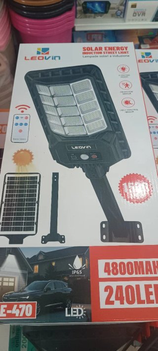 Lampione Solare LED LEOVIN 1500W