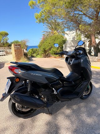 Yamaha NMAX 125 Negra/Gris