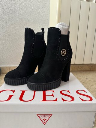 Botines tacón Guess negros
