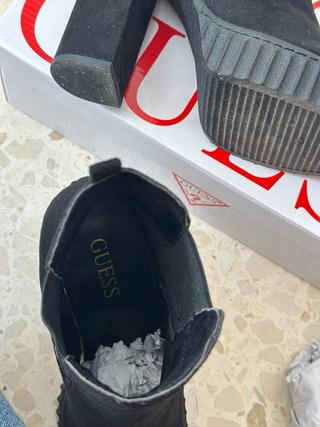 Botines tacón Guess negros