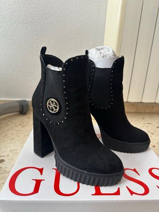 Botines tacón Guess negros