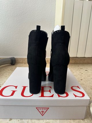 Botines tacón Guess negros