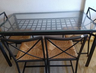 Comedor hierro y vidrio con 4 sillas