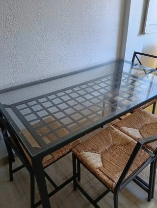 Comedor hierro y vidrio con 4 sillas