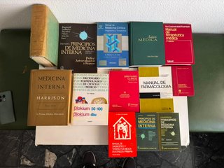 Lote 12 libros de medicina, Harrison y manuales