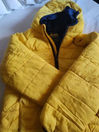 Chaqueta niño amarilla con capucha