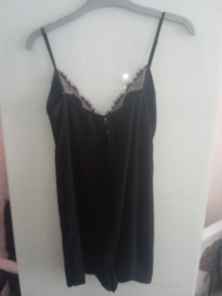 Mono cóctel negro con encaje, vale para S y M