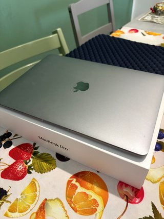 MacBook Pro 13 2017 256GB SSD 8GB RAM