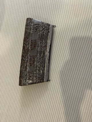 Bolso de fiesta marrón y plateado