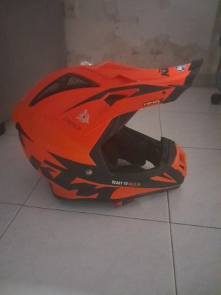 Casco Airoh aviator KTM Naranja carbono