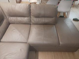 Chaiselongue de piel beige