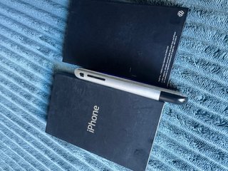 iPhone 2G  8Gb