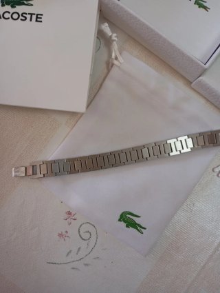 Pulsera Lacoste de hombres.