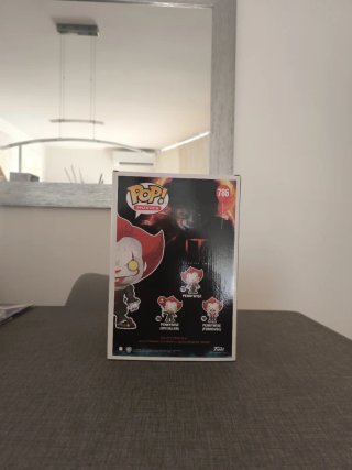 Funko Pop JUMBO Pennywise IT 786