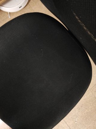 Silla de escritorio negra con ruedas