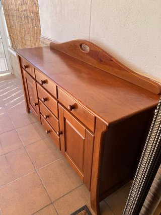 Aparador de madera maciza