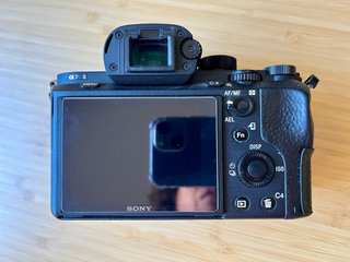 Cámara Sony Alpha 7S II, 812 disparos.