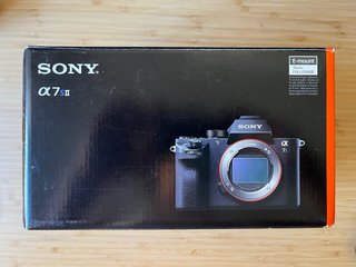 Cámara Sony Alpha 7S II, 812 disparos.