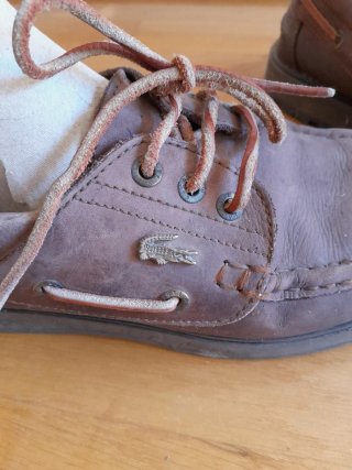 Zapatos náuticos Lacoste marrones