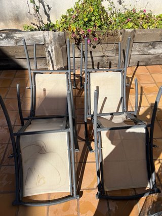 4 Sillas de Jardín Beige/Gris (Para Reparar)