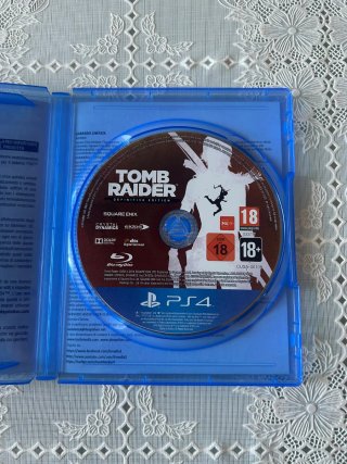Tomb Raider Definitive Edition PS4
