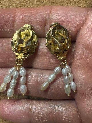 Ajuar cofrade de 1940 de oro laminado 22k y perlas