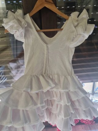 Vestido de niña de gitana blanco con volantes