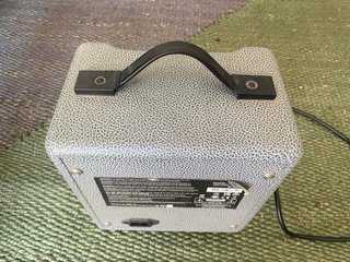 Amplificador Blackstar Debut 10E Vintage Cream