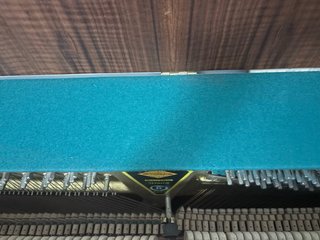 Piano de pared Cherny