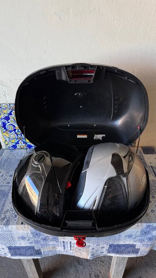 Baúl Givi Top Case Moto Negro