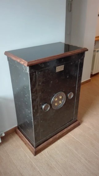 Caja Fuerte Antigua