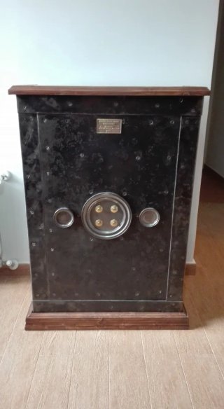 Caja Fuerte Antigua