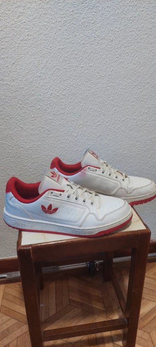 Zapatillas Adidas Blancas y Rojas