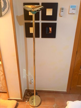 Lampada da terra dorata e verde