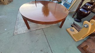 Mesa baja redonda vintage de madera