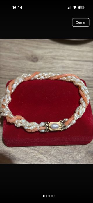 Pulsera de oro con perlas y coral