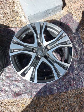 Llantas Toyota 225/65 R17 (Juego 4)