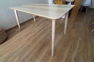 Mesa de comedor IKEA de madera