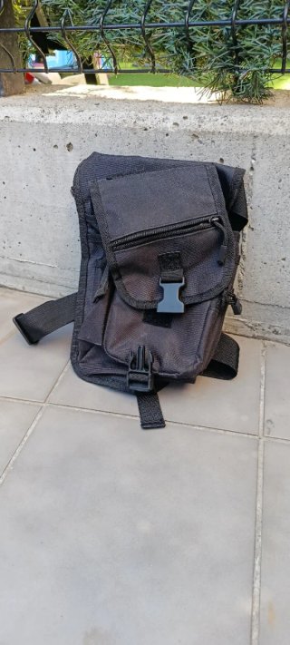 Pernera táctica negra