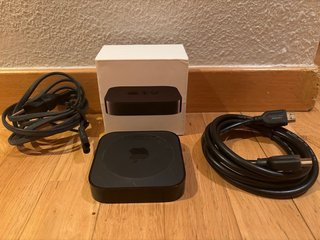 Apple TV 3ª Generación, Mando y cable Hdmi