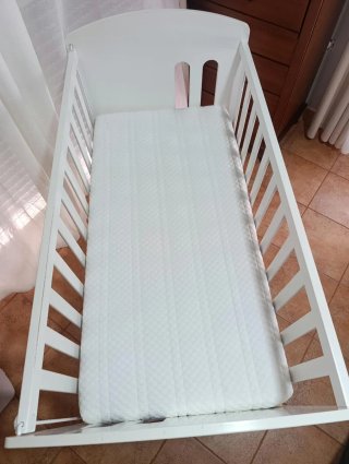 Cuna Sweet Bear 120x60 + colchón, regalo ropa cuna