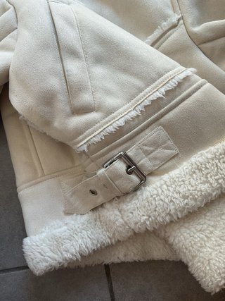 Chaqueta Bershka Beige Borreguito