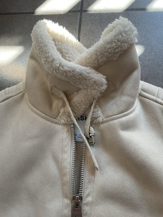 Chaqueta Bershka Beige Borreguito
