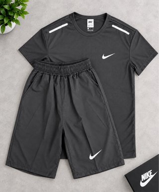 Conjunto deportivo Nike gris