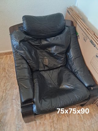 Butaca diseño piel negra y madera