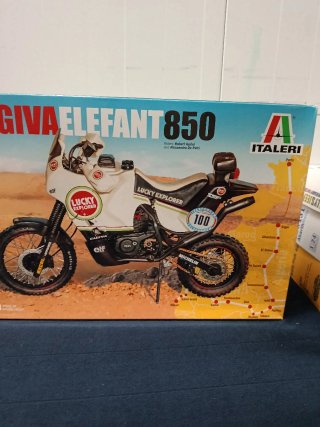 Maqueta CAGIVA ELEFANT 850 Paris Dakar 1987