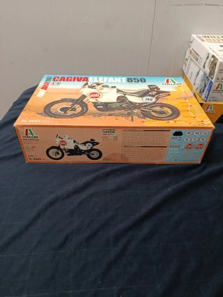 Maqueta CAGIVA ELEFANT 850 Paris Dakar 1987