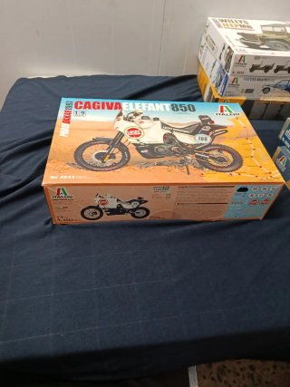 Maqueta CAGIVA ELEFANT 850 Paris Dakar 1987