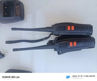 2 walkie talkies Baofeng