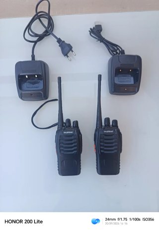 2 walkie talkies Baofeng